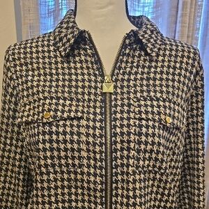 Black and tan Houndstooth zip up blouse